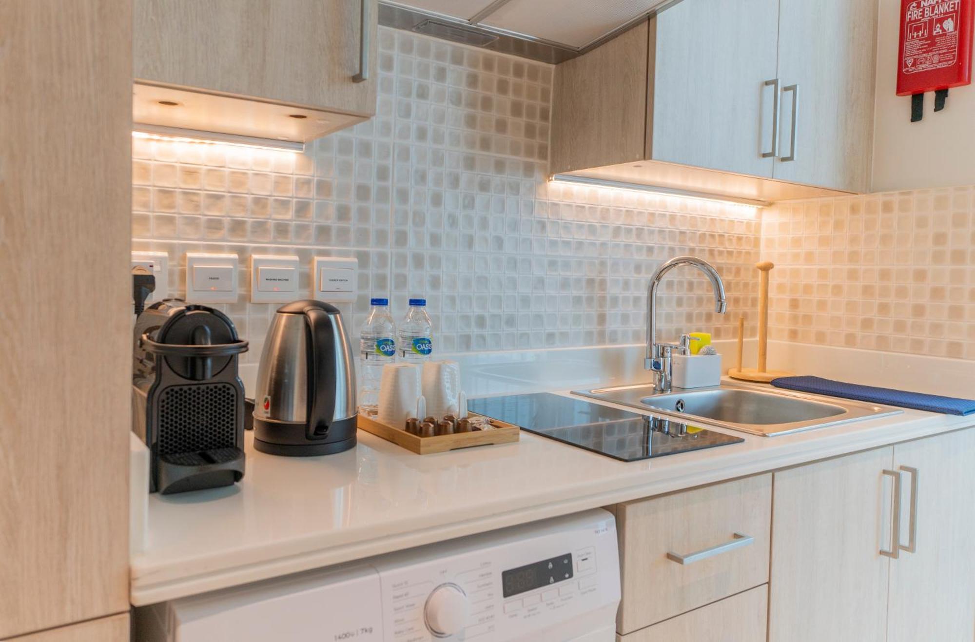 Studio With Pool And Private Beach Access On Palm Jumeirah Dubai Buitenkant foto