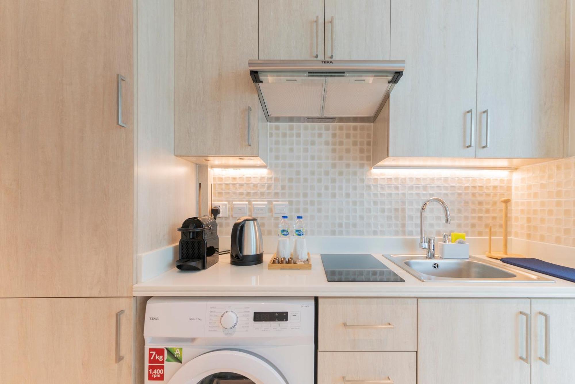 Studio With Pool And Private Beach Access On Palm Jumeirah Dubai Buitenkant foto